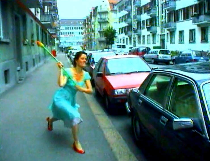 Vidéo Ever is Over All, Pipilotti Rist, 1997