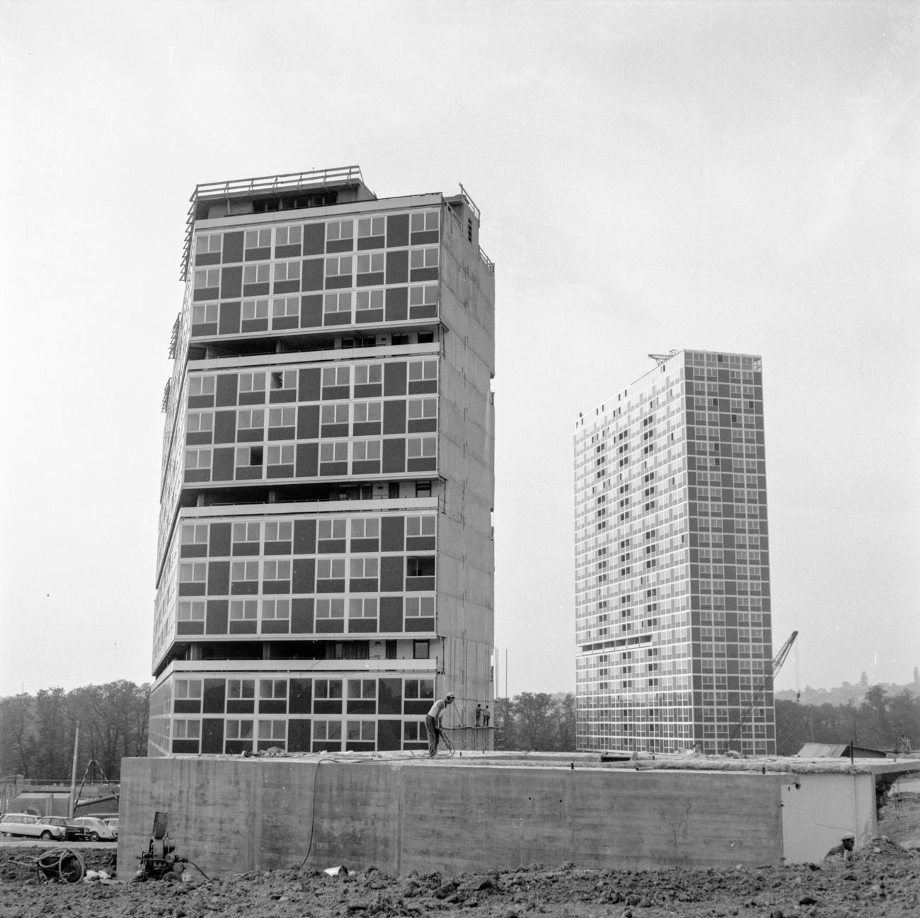 La construction de la cité du Lignon en 1966. [KEYSTONE]