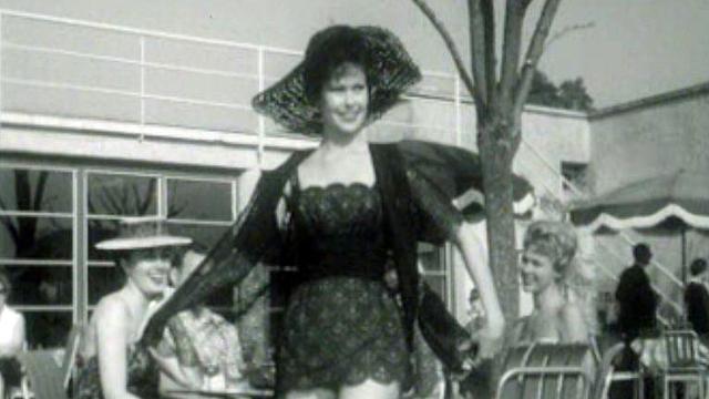 Les maillots de bain tendance de l'été 1960 à Vidy Lausanne.
