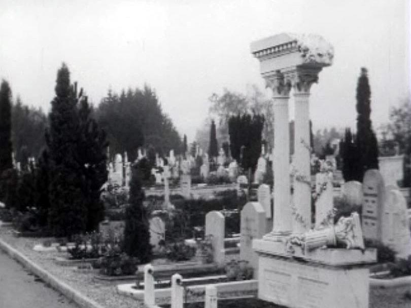 Le temps de la Toussaint et du recueillement au cimetière.