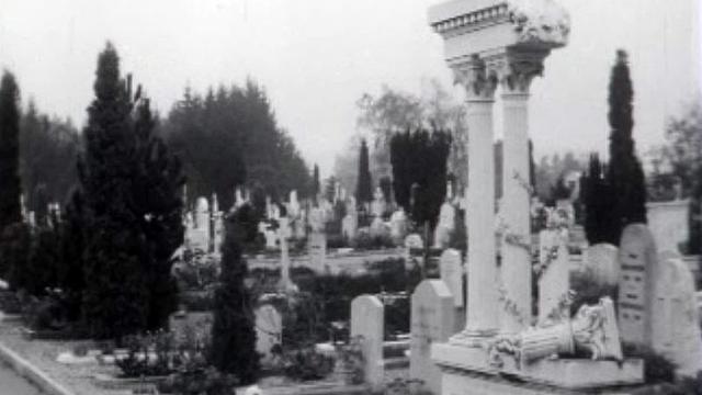 Le temps de la Toussaint et du recueillement au cimetière.