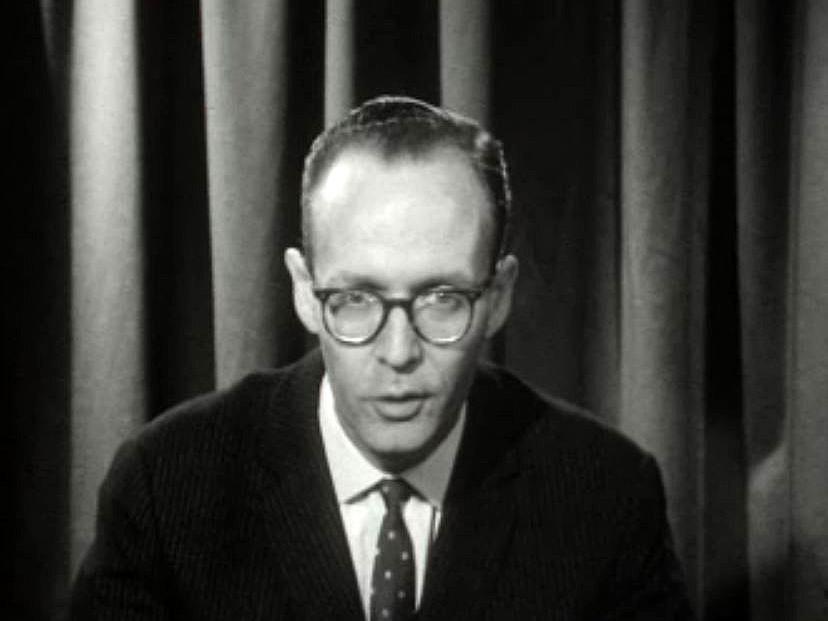 Le journaliste Bernard Béguin présente l'assemblée de l'ONU.