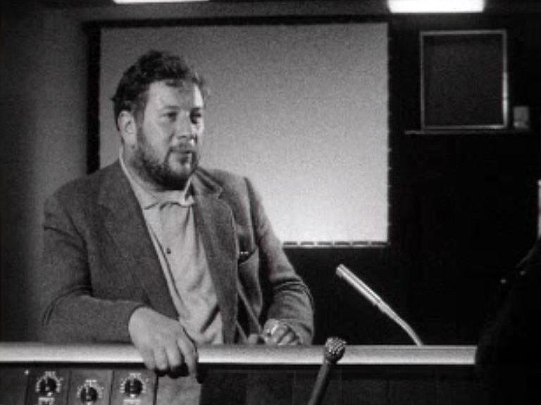 Peter Ustinov parle de son film, Billy Budd, qu'il monte à Berne.