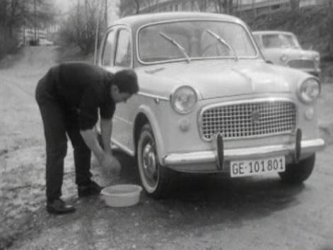 Evitez de laver votre voiture sur le domaine public. [RTS]