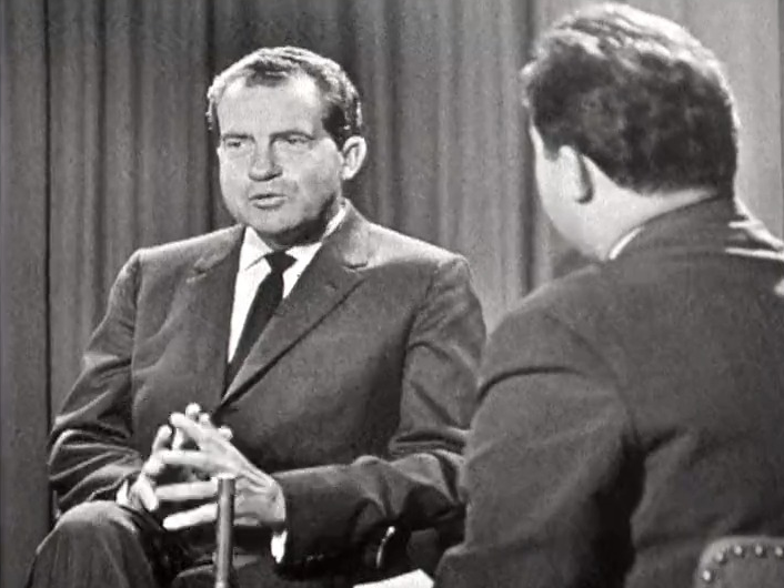 Richard Nixon sur le plateau de la TSR face à Georges Kleinmann. [RTS]