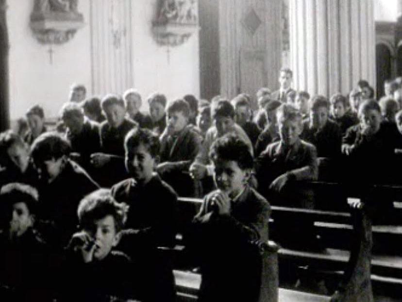 C'est la messe de Pentecôte à l'église de Belfaux.