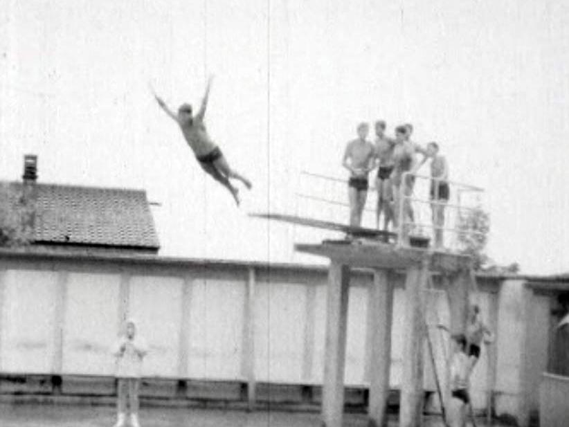 Instants volés à la quiétude estivale  de la piscine de Monthey.