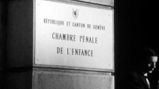 En 1966, le divorce et la démission des parents sont déjà critiqués. [RTS]