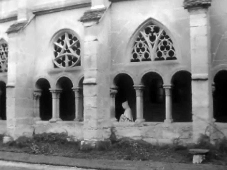 Reportage sur l'abbaye d'Hauterive aux portes de Fribourg.