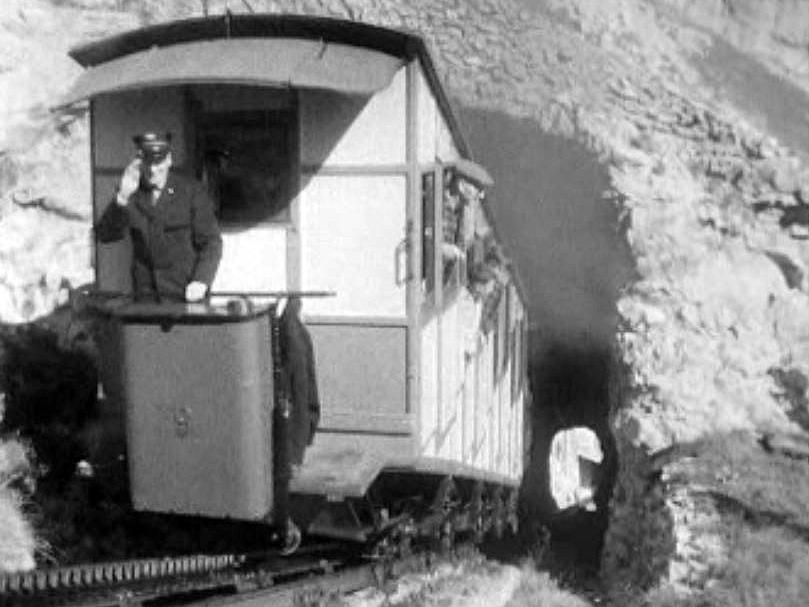 Reportage sur la nouvelle locomotrice de la gare de Delémont.