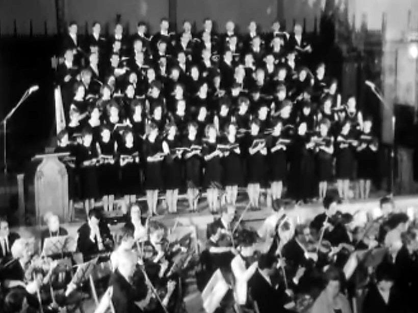 La chorale de Châtel-St-Denis chante un extrait d'oratorio.