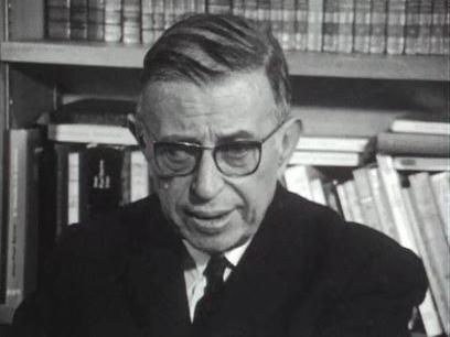 Sartre préside un tribunal contre les crimes américains au Vietnam. [RTS]