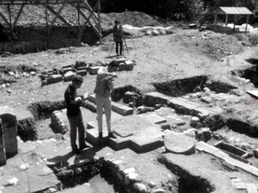 Le lent et méticuleux travail des archéologues au bord du Rhône.
