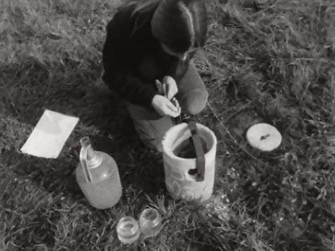 La pollution au mazout a pu être contrôlée et maîtrisée à Conthey. [RTS]