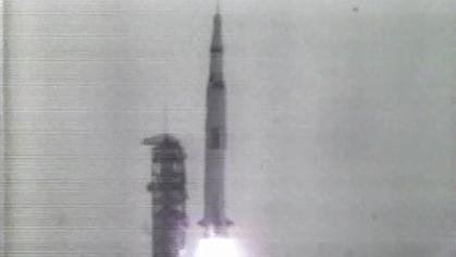Destination la Lune pour l'équipage de la fusée Apollo XI. [RTS]