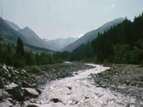 Un itinéraire le long de la Dranse pour découvrir le Val Ferret. [RTS]