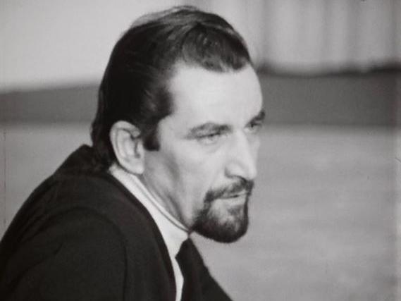 Considérations de Maurice Béjart sur une danse japonaise. [RTS]