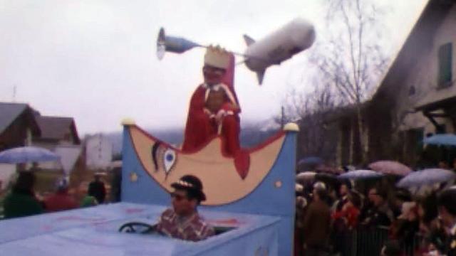 Le mauvais temps ne perturbe en rien l'ambiance du Carnaval.