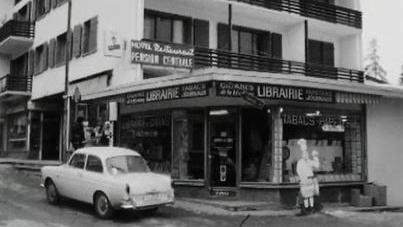 La librairie de Jacky Bonvin fait office de centre culturel à Crans. [RTS]