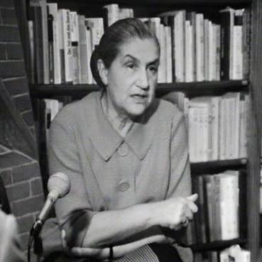 Jeanne Hersch, philosophe passionnée par l'enseignement. [RTS]