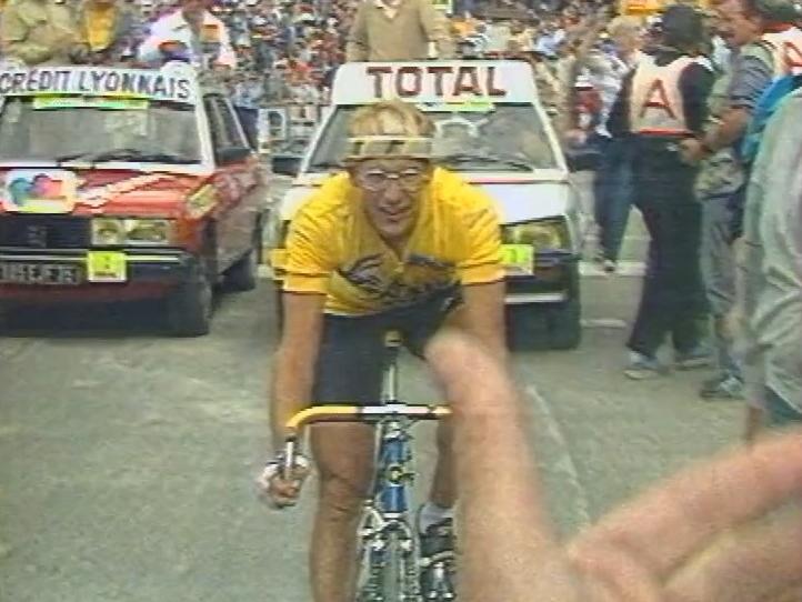 Laurent Fignon, la révélation du Tour de France 1983, s'exprime au micro de Bertrand Duboux.