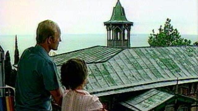 Au bord de la Mer Noire avec une famille russe en vacances. [RTS]