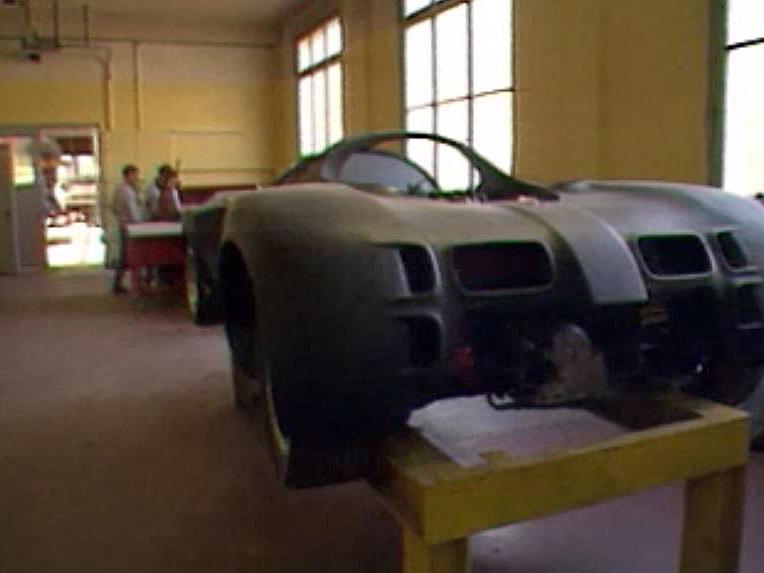 Concevoir une voiture, de la table à dessin jusqu'au prototype.