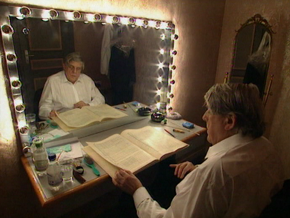 Avec Armin Jordan dans les coulisses du Victoria Hall à Genève.