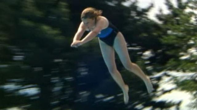 Se faire catapulter dans l'eau, un plaisir proposé à la piscine d'Aigle.