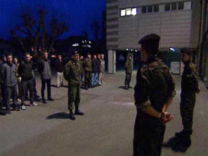 Le quotidien d'une école de recrues de la place d'armes de Thoune.