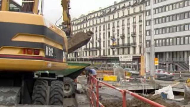 Les chantiers du tram perturbent la circulation en ville de Genève.