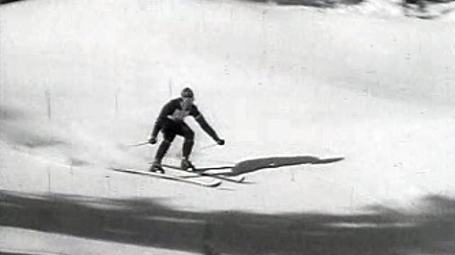 Le skieur autrichien entre dans la légende lors des JO de 1956.