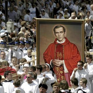 Près de 150'000 fidèles ont assisté à la messe de béatification du père Popieluszko.