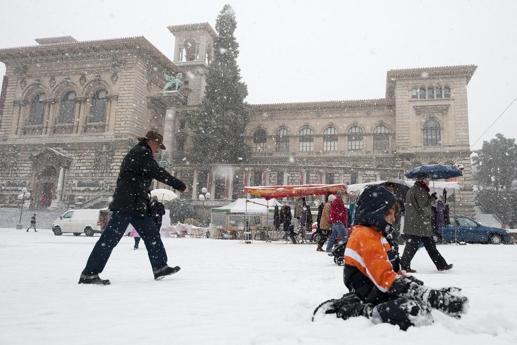 Lausanne, place de la Riponne. Le marché a connu des airs de grand nord. [Laurent Gillieron]