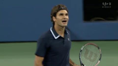 Tennis / US Open (1/4 de finale) : Roger Federer finit sur un ace et remporte facilement le match contre Robin Söderling sur le score de 6-4, 6-4, 7-5 en 1h56.