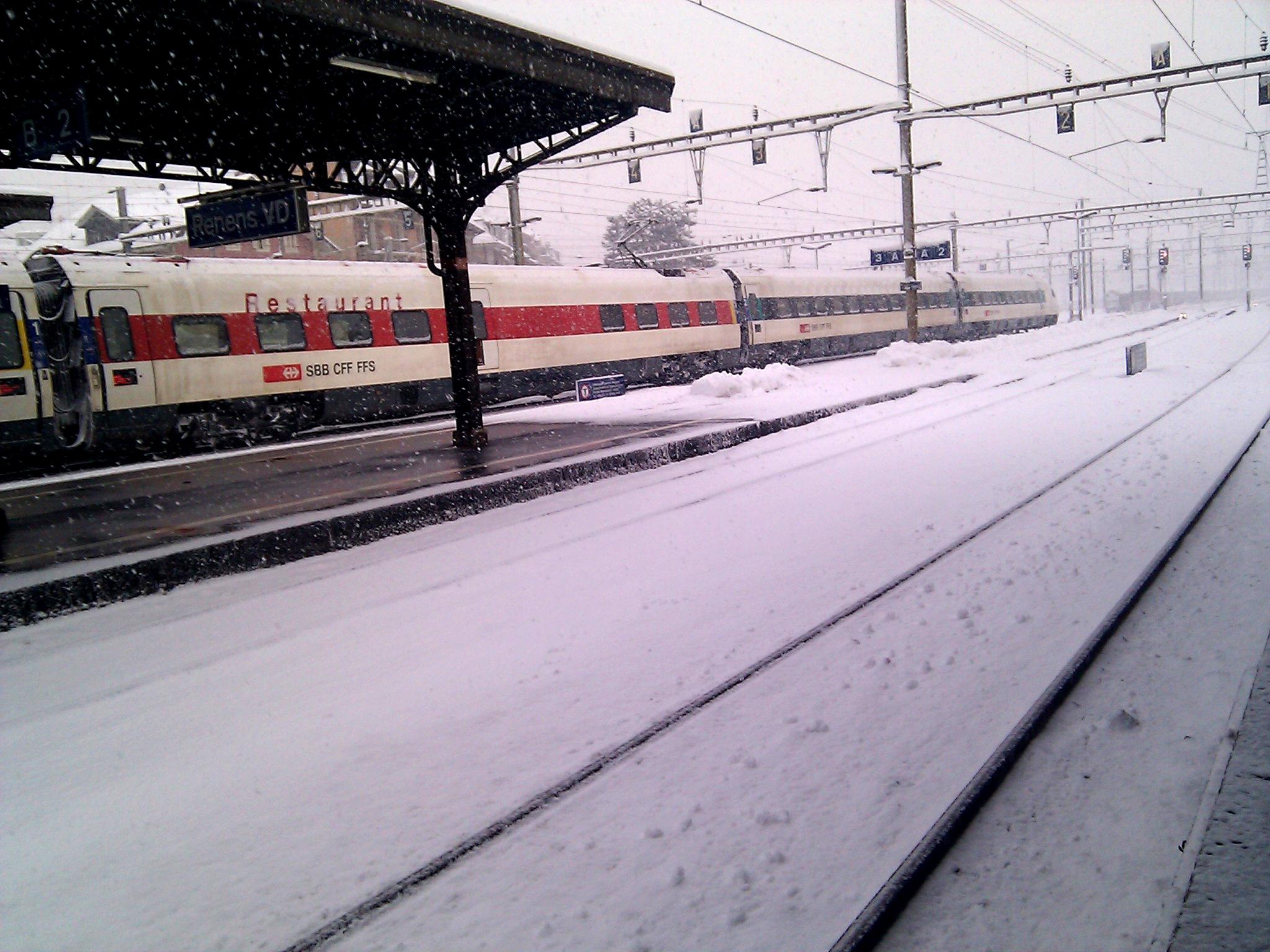 Gare de Lausanne sous la neige ce mercredi. [Martine Gaillard]