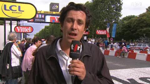 Cyclisme/ Tour de France (20e étape): Alberto Contador fête une troisième victoire à Paris. Andy Schleck est deuxième à 39" et Denis Menchov termine troisième à 2'01", précisions de Romain Glassey, en direct de Paris