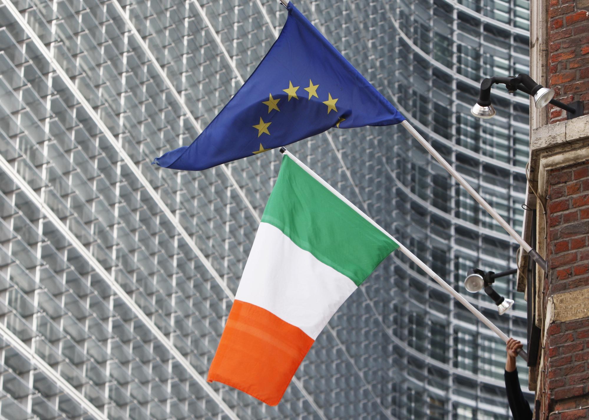 Les taux d'emprunts d'Etat irlandais ont grimpé jusqu'à 9%, menaçant le pays d'insolvabilité et l'Europe d'une contagion.