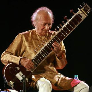 Le joueur de sitar Ravi Shankar lors d'un récital. [Jayanta Shaw]