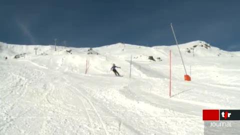 Les premières stations de ski ont ouvert ce samedi, suivi des skieurs de la première heure à Zinal (VS)
