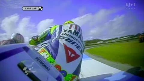 Motocyclisme / GP d’Australie: Rossi attaque Hayden. Casey Stoner l’emporte (motoGP)