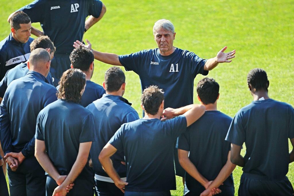 Le nouveau coach roumain Sorin Cartu tente de remettre Cluj sur le chemin du succès. [KEYSTONE - ROBERT GHEMENT]