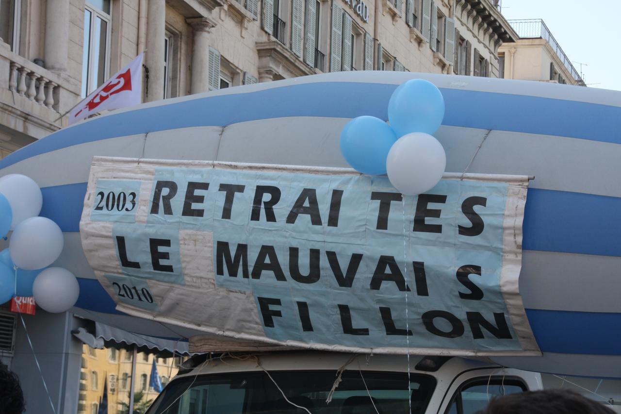 La réforme des retraites est vivement contestée en France. [citizenside.com]