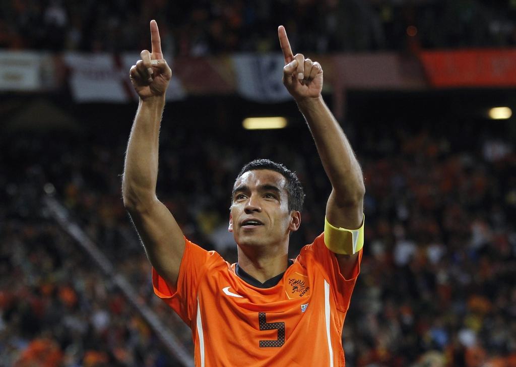 Giovanni van Bronckhorst, auteur d'un but contre l'Uruguay, jouera son dernier match avec les "Oranje".JPG [KEYSTONE - PETER KLAUNZER]