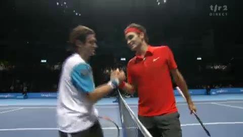 Tennis / Masters: Roger Federer finit par remporter la 2e manche aussi, non sans peine (6-4)