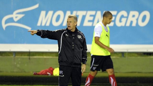 Hitzfeld tentera de montrer la voie à ses joueurs.