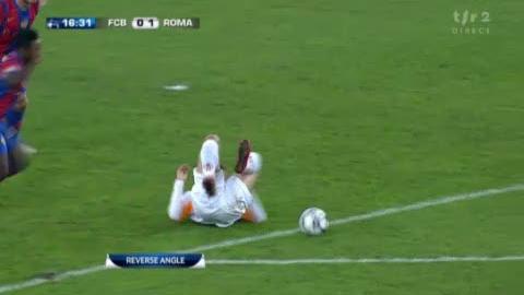 Football / Ligue des Champions: FC Bâle - AS Rome (0-1, 16e). Malgré une domination Bâloise en début de match, c'est l'AS Rome qui ouvre le score par l'intermédiaire de Jérémy Menez.