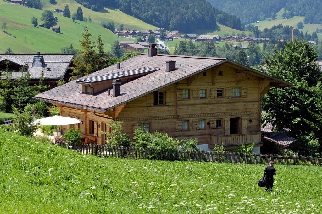 Depuis lundi 12 heures, Roman Polanski n'est plus assigné à résidence dans son chalet de Gstaad. [KEYSTONE - DOMINIC FAVRE]