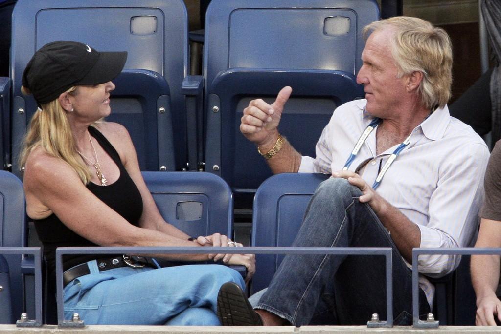 Greg Norman (ici avec Chris Evert, son ex-femme) est un grand fan de tennis et de Roger Federer.