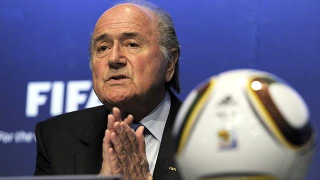 Sepp Blatter règne sur "la grande famille du football" depuis 1998.